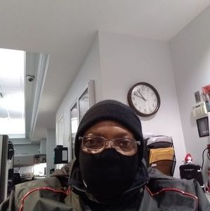 Meet your Posher, Dennis